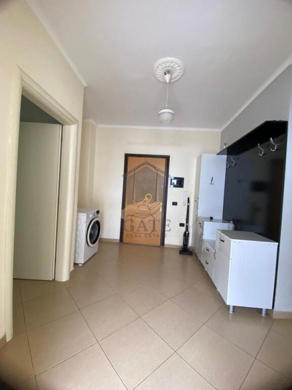 Apartament 1+1 me Qera ne Zonen e Plazhit me Pamje Deti