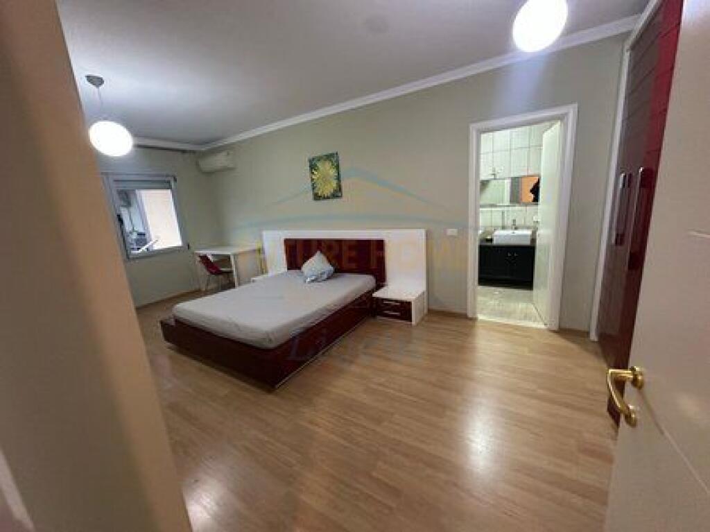 Shitet, Apartament 2+1, Liqeni i Thatë, Tiranë.