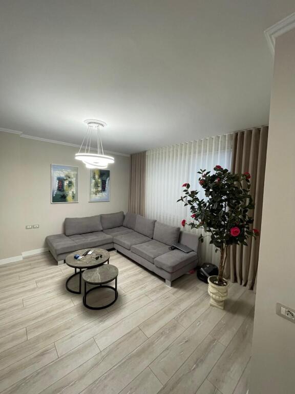 APARTAMENT 1+1 ME QIRA - RRUGA E KOSOVAREVE