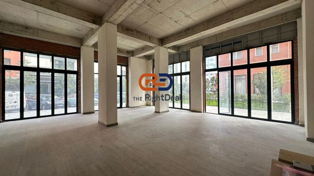 In Astir, Commercial Unit for Rent in the Green City Residence!