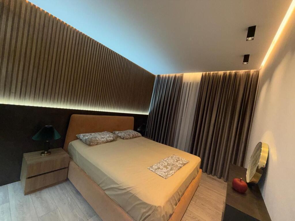 Bulevardi i Ri, apartament 1+1 me qera 600 Euro