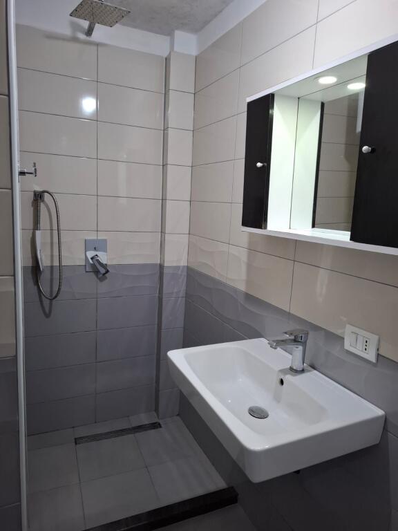 Fresk Hotel Gaxherri Jepet Apartament 1+1 Me Qera