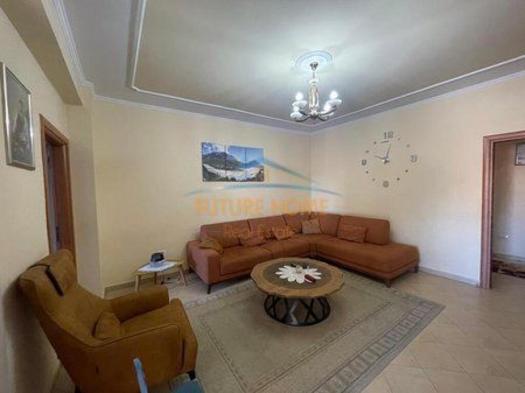 Shitet, Apartament 3+1+2, Porcelan, mbrapa Universitetit UET, Tiranë.