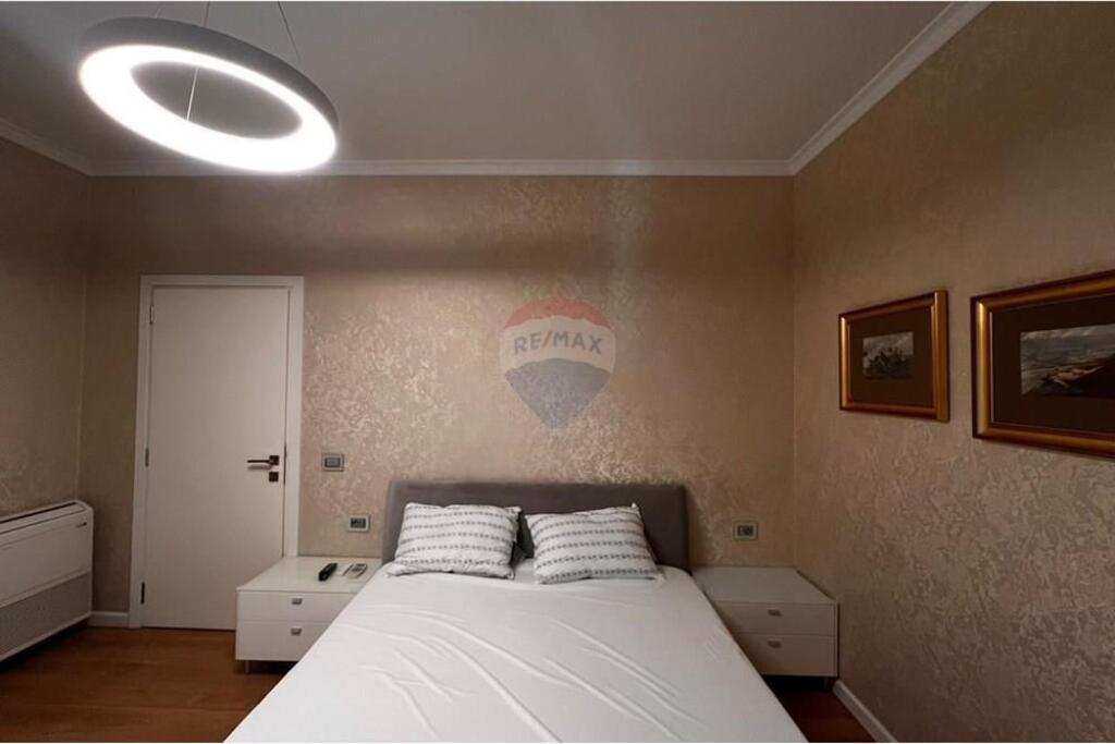 Apartament per qera 2+1+2 ne Qender