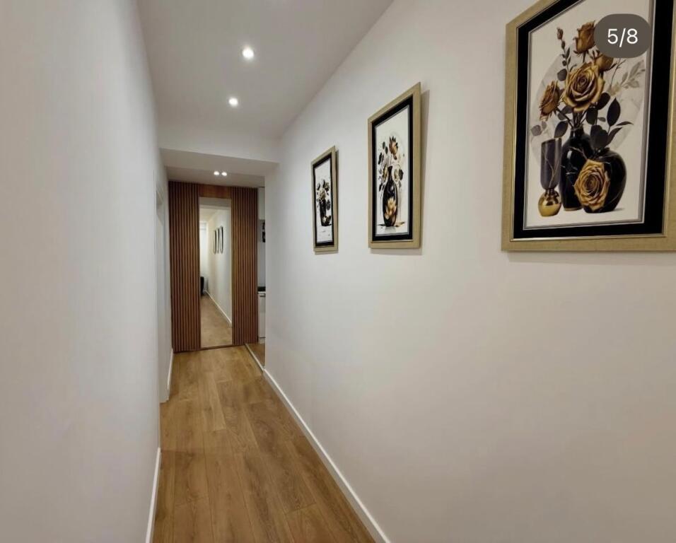 Appartamento in vendita a Komuna e Parisit