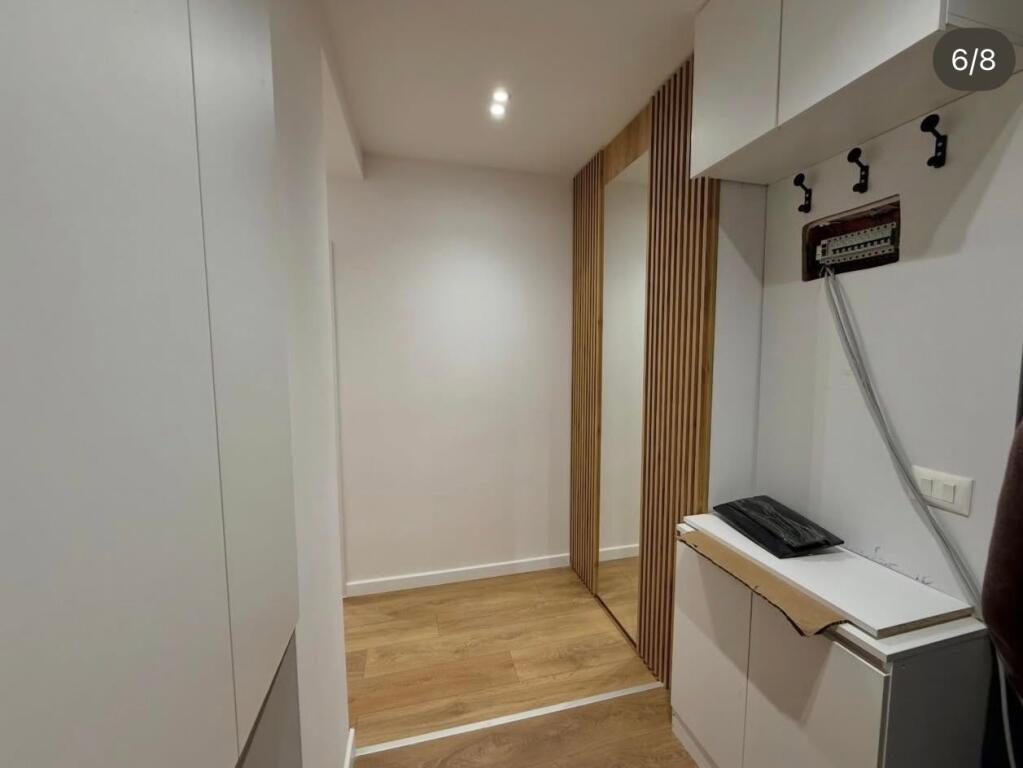 Appartamento in vendita a Komuna e Parisit