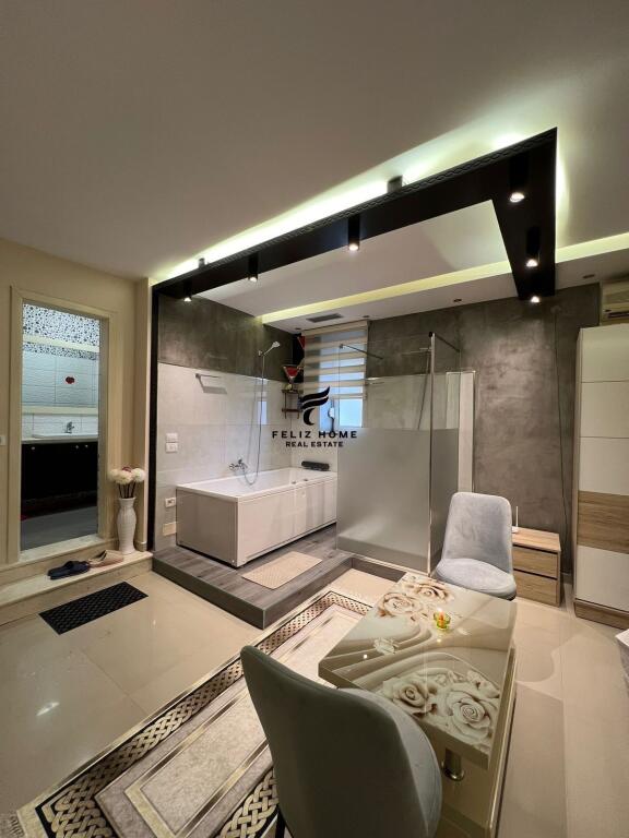 SHITEN 3 GARSONIERE 100M2 RRUGA FORTUZI 400.000 EURO