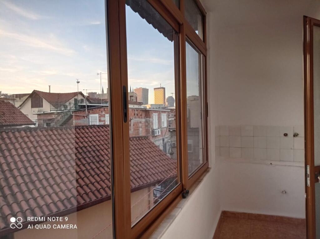 Shitet  apartament 1+1  Rr.Elbasanit