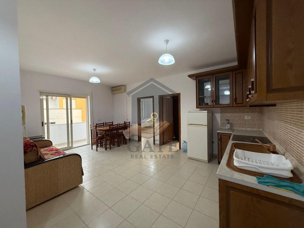 Jepet me qira, Apartament 2+1 në Golem, Durres