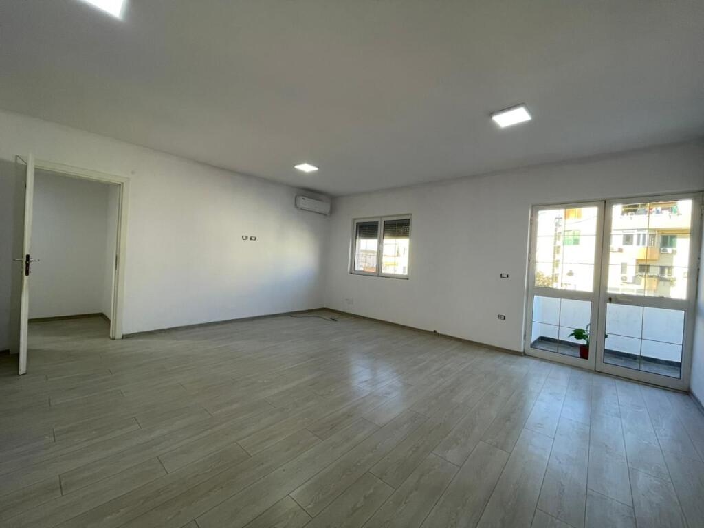 Ambient zyrash per qira ne Bllok.