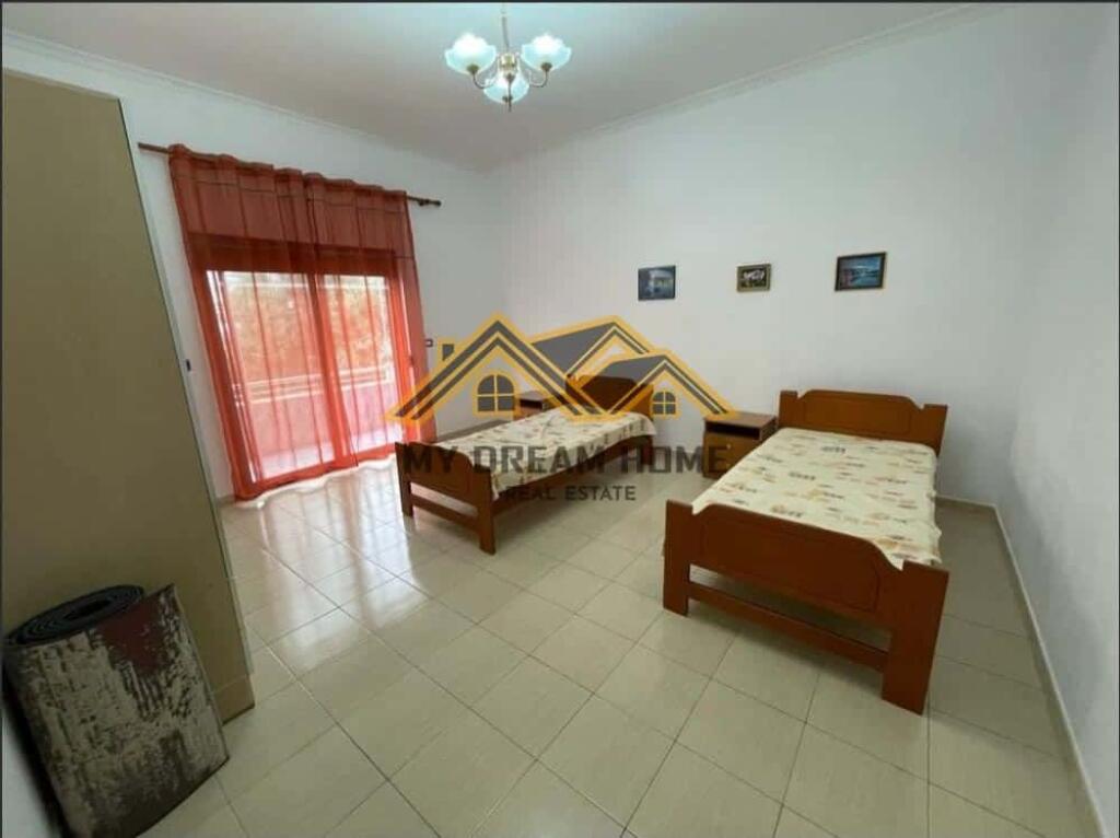 SHITET VILE 3 KATSHE TEK BLLOKU I VILAVE LAGJIA 18!