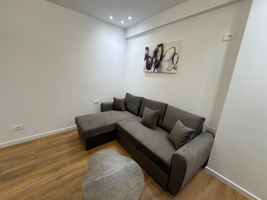 🏡 Shitet Apartament 1+1 në Komuna e Parisit