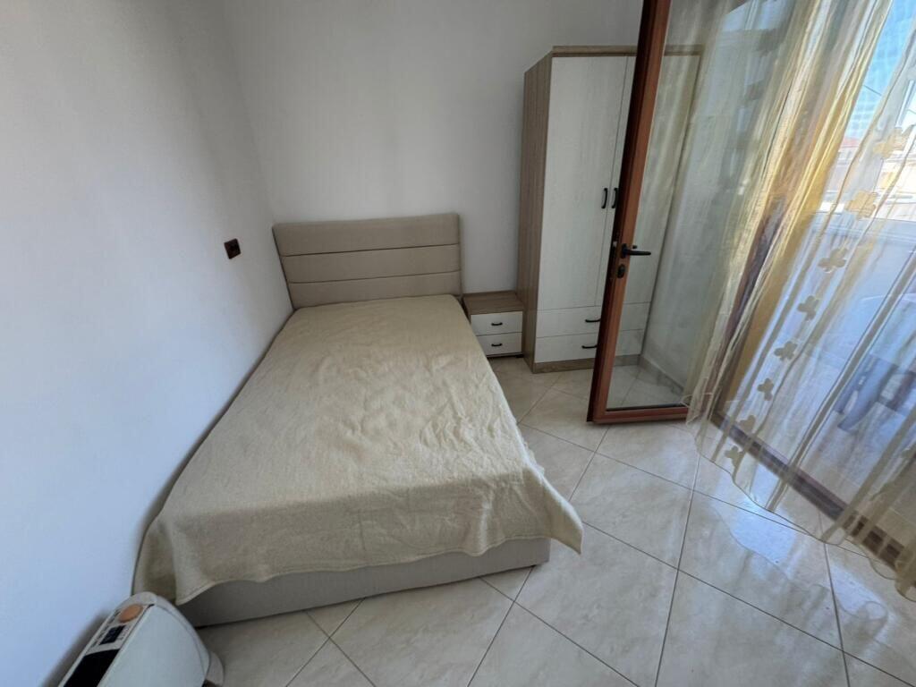 Garsionere me qira te rrethi i Shkozes