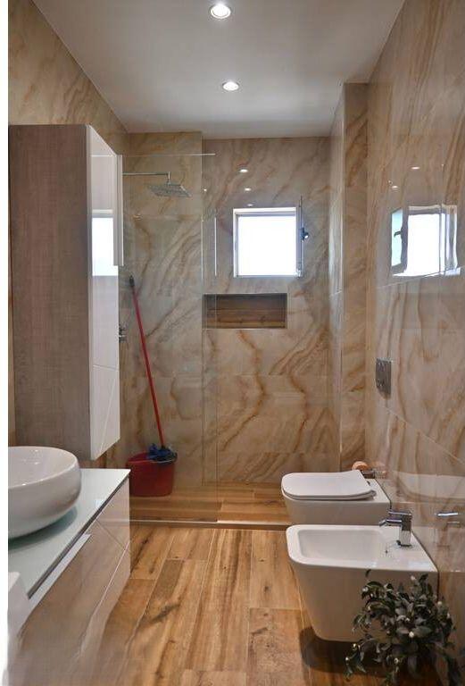 Apartament 2+1 me Qira në Unazën e Vogël, përballë Kompleksit Delijorgji 700 € /Muaj