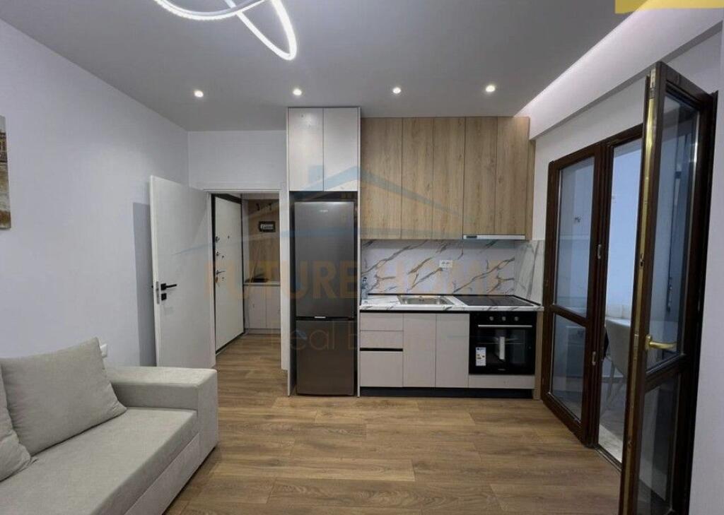 Shitet, Apartament 1+1, Komuna e Parisit