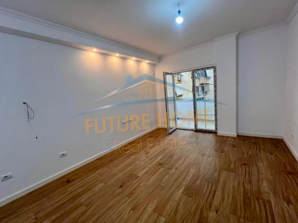 Shitet, Apartament 2+1+2, Rruga e Bogdaneve