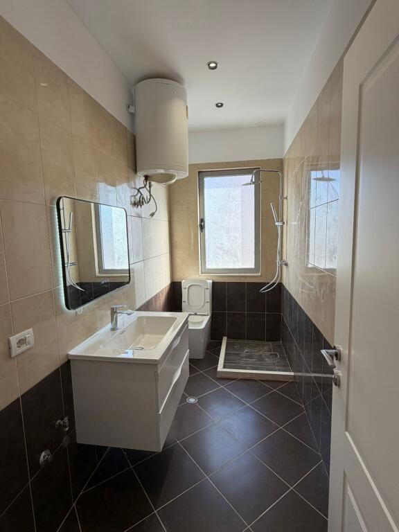 🏠 Shitet Apartament 1+1