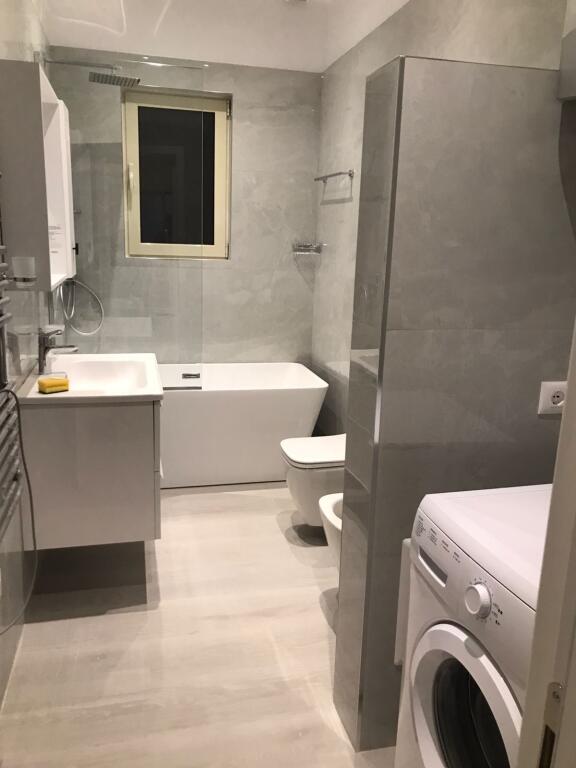 Super ap 2+1 at Zogu Zi (behind the dormitories)