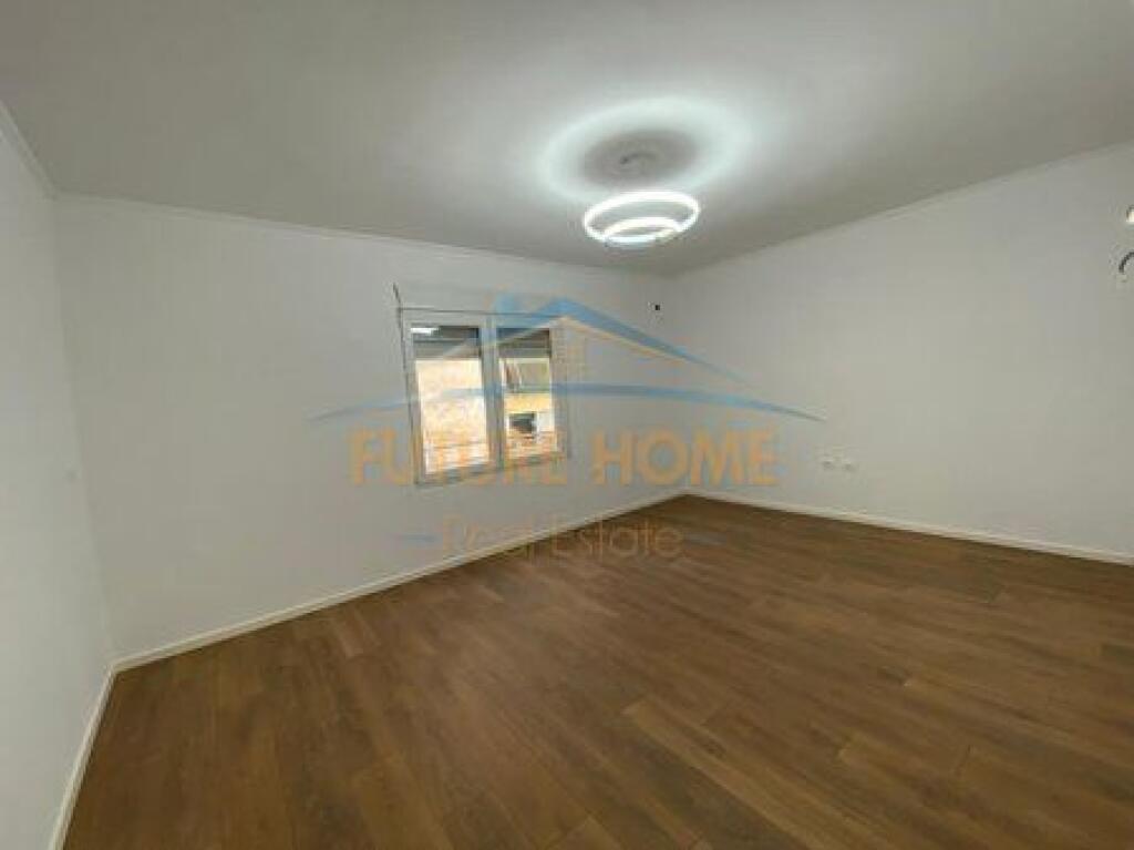 Shitet, Apartament 2+1, Porcelan