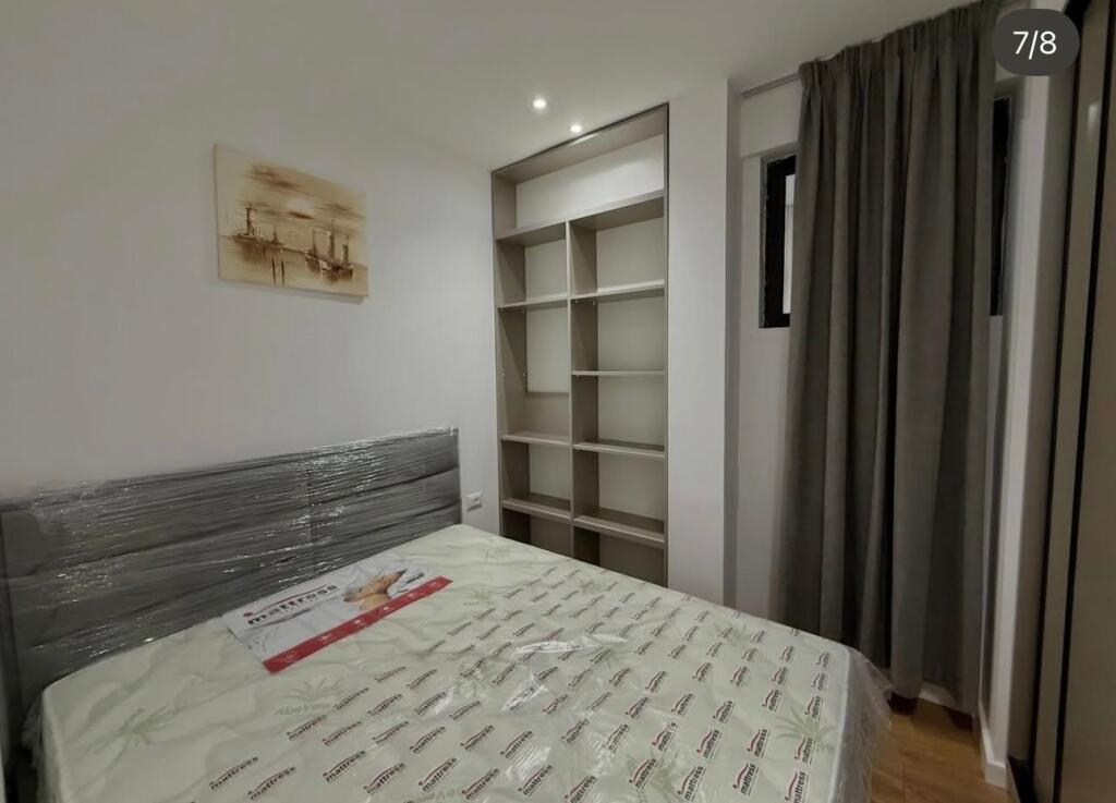 Appartamento in vendita a Komuna e Parisit