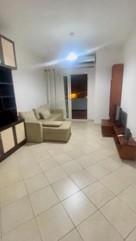 Qira Apartament 2+1, pallati EkoMarket, Yzberisht