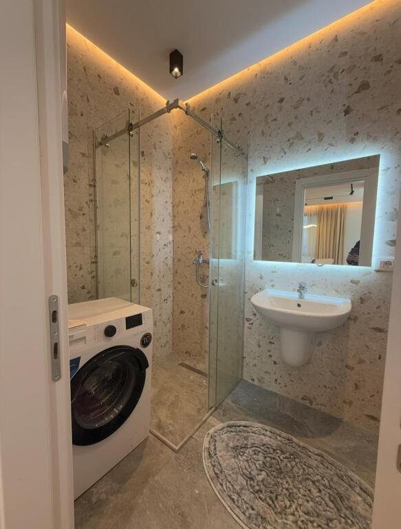 Bulevardi i Ri, apartament 1+1 me qera 600 Euro