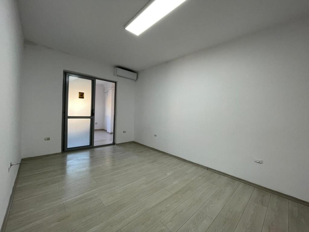 Ambient zyrash per qira ne Bllok.