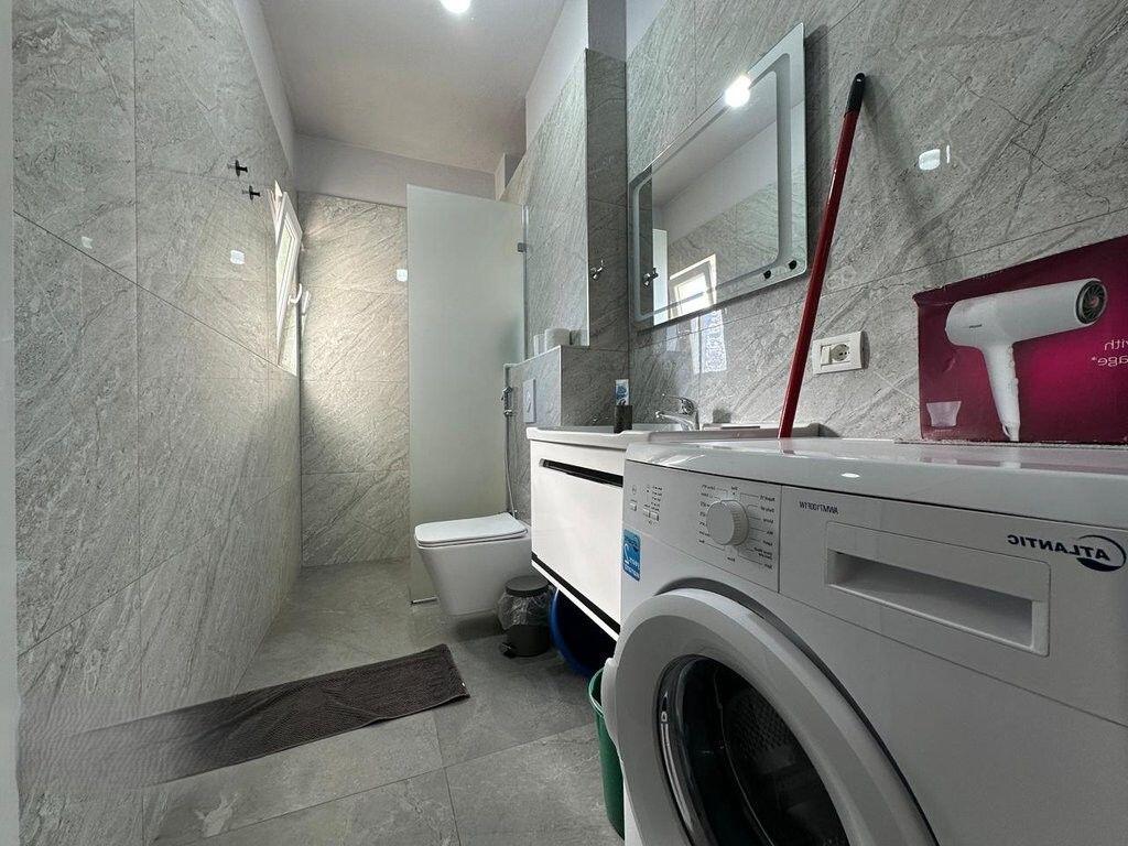 Jepet me qera apartament 2+1 pas Xhamise ne Don Bosko! 600 € /Muaj