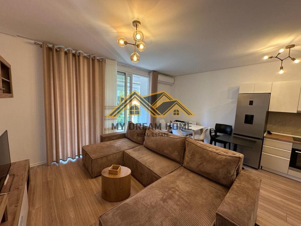 SHITET APARTAMENT 1+1 VIJE E DYTE NGA VILAT NE GJIRIN E LALEZIT, NE KOMPLEKSIN SAN PIETRO!
