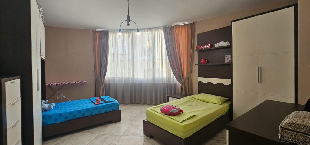 APARTAMENT 2+1+2 ME QERA TE GJYKATA DURRES