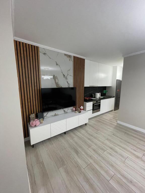 APARTAMENT 1+1 ME QIRA - RRUGA E KOSOVAREVE