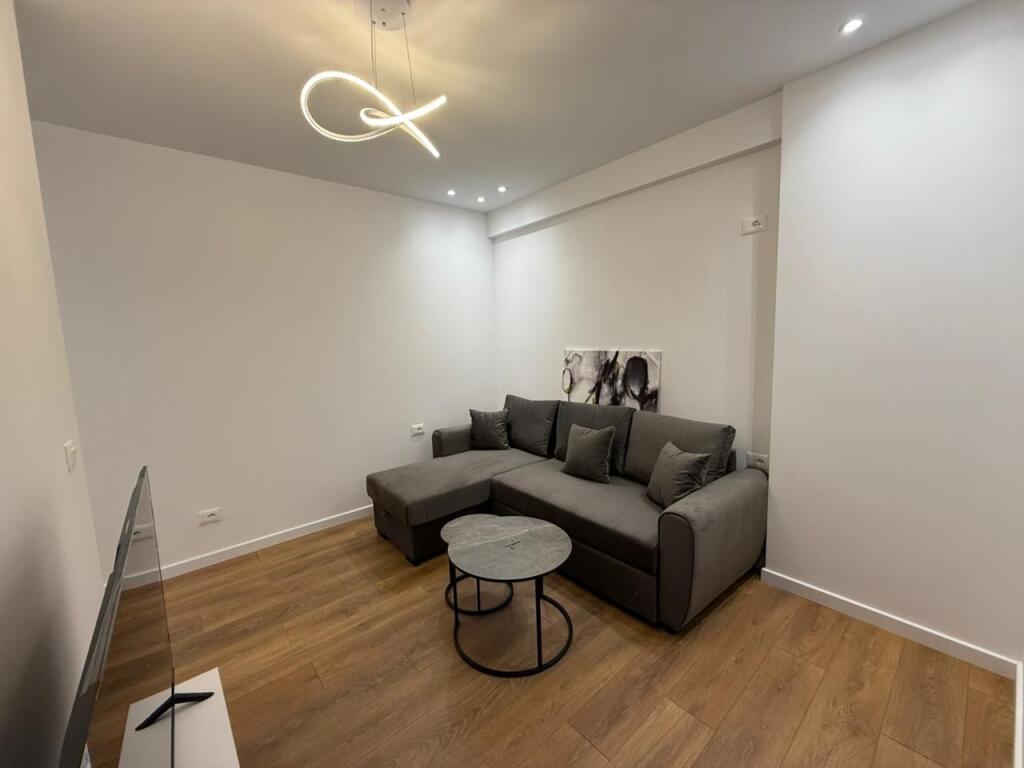 Apartment 1+1 for sale Komuna Parisit 145000