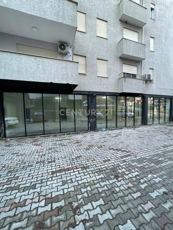 COMMERCIAL SPACE FOR RENT – DRY LAKE, TIRANA