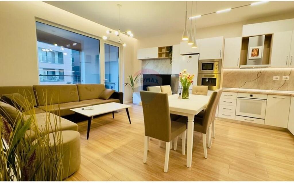 Appartamento 2+1+2+P in vendita a Bulevardi Ri