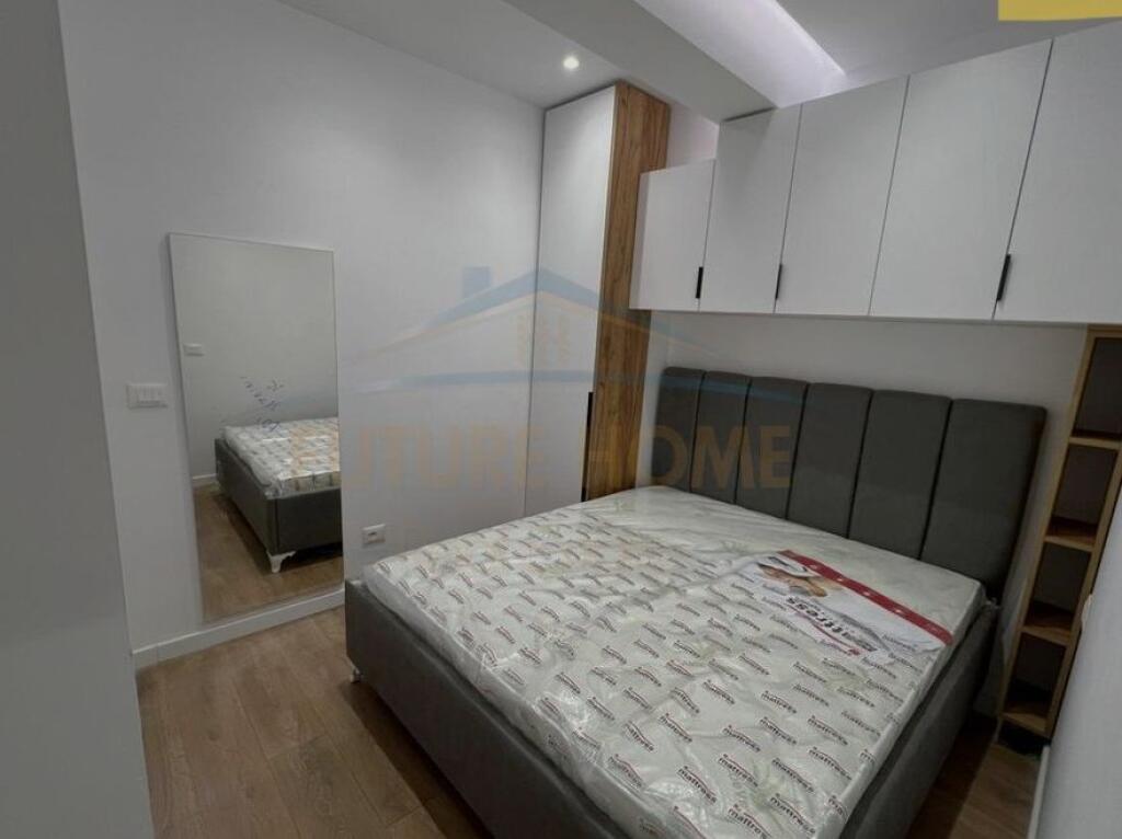 Shitet, Apartament 1+1, Komuna e Parisit, Tirane