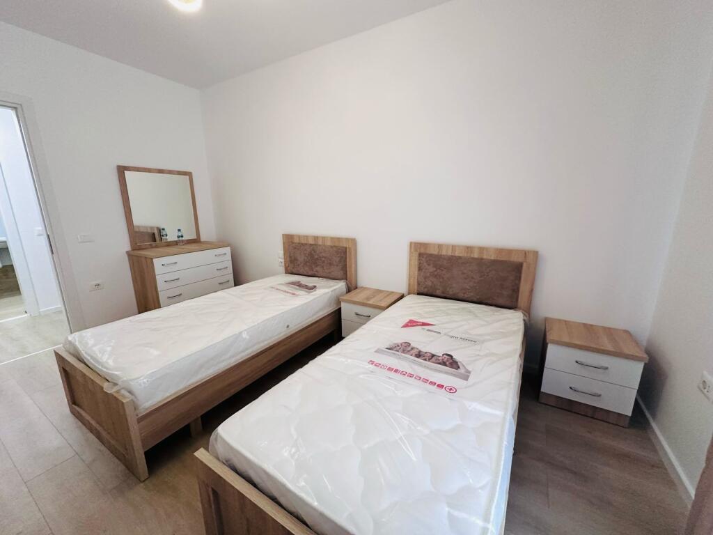 Jepet Me Qera Apartament 2+1+2 Tualete + 1 Ballkon