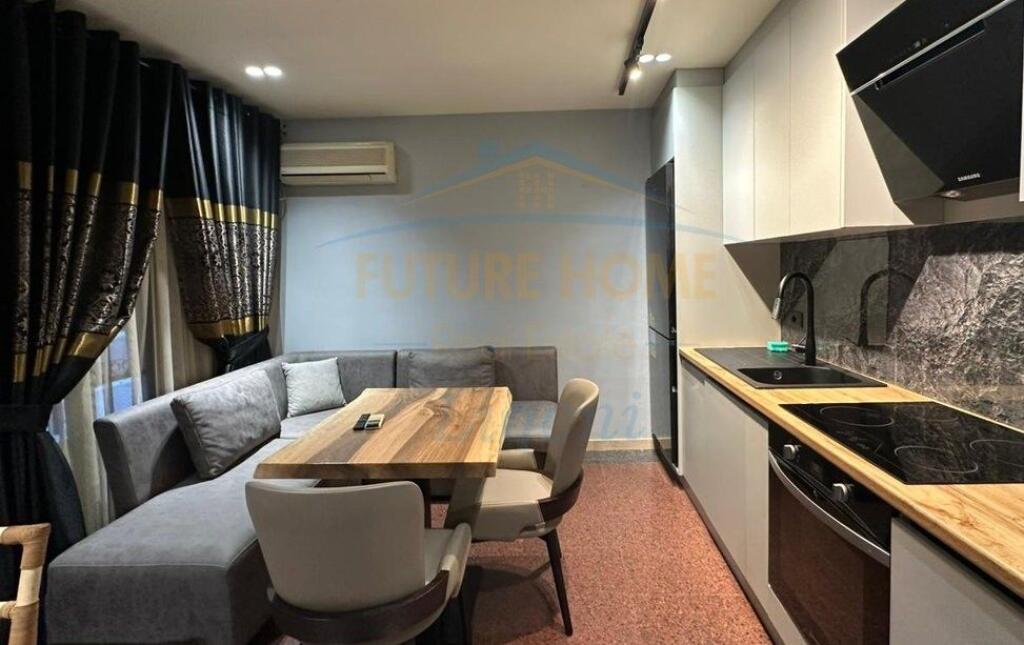 Shitet, Apartament 1+1, Shallvaret, Tiranë