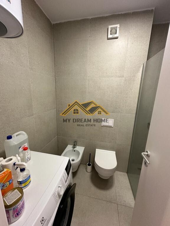 SHITET APARTAMENT 1+1 VIJE E DYTE NGA VILAT NE GJIRIN E LALEZIT, NE KOMPLEKSIN SAN PIETRO!
