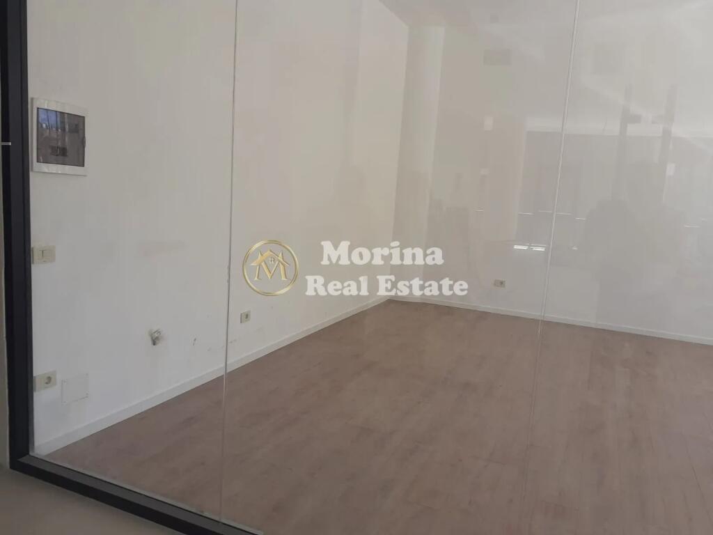 Affitto | Locale Commerciale | Via Mine Peza | 800 €/mese