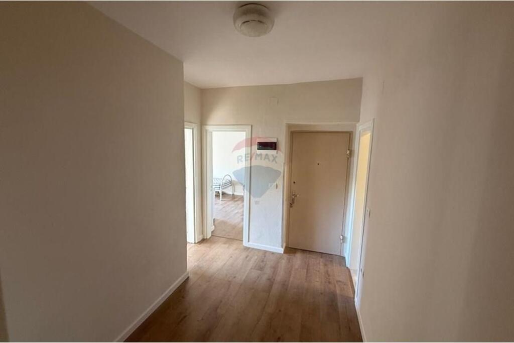 Apartament 3+1 tek Rruga e Durresit