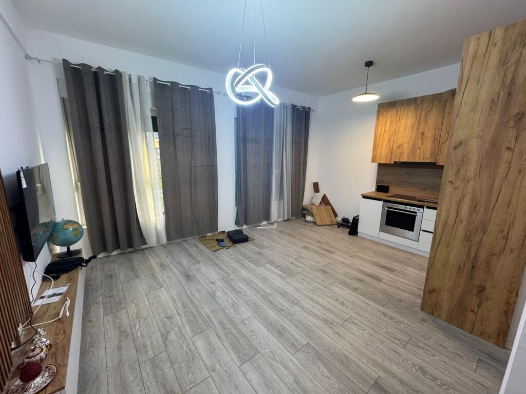 SUPER APARTAMENT ME QIRA TEK MANGALEMI