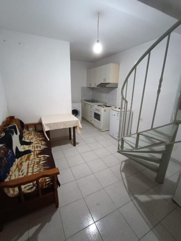 Qera, Duplex 1+1, Kinostudio, 200 Euro/Muaj