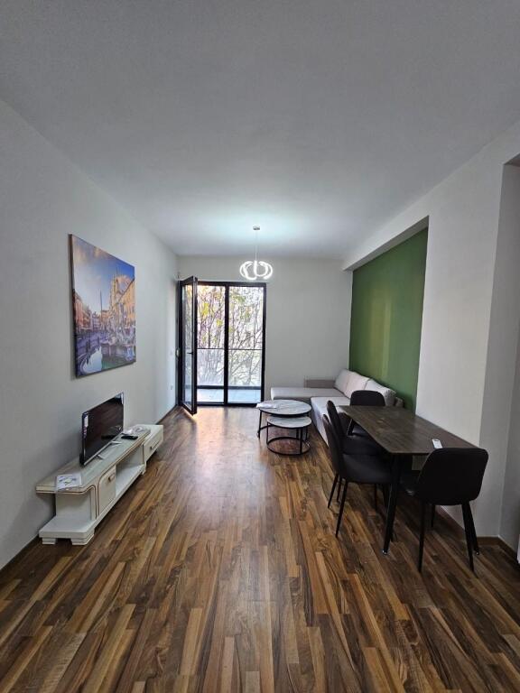 Apartament modern 1+1 tek Ish Fusha e Aviacionit!
