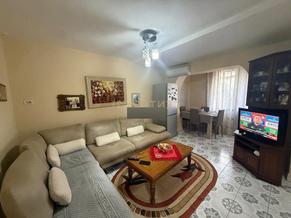 JEPET ME QIRA APARTAMENT 2+1 PRANE SHKOLLES "NIKET DARDANI"