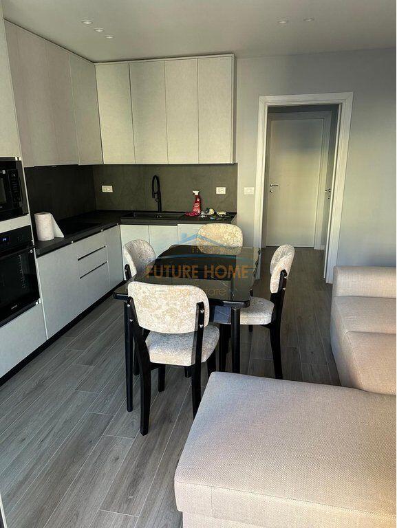 Qera, Apartament 2+1+Post parkimi, Pazari Ri, Tiranë.