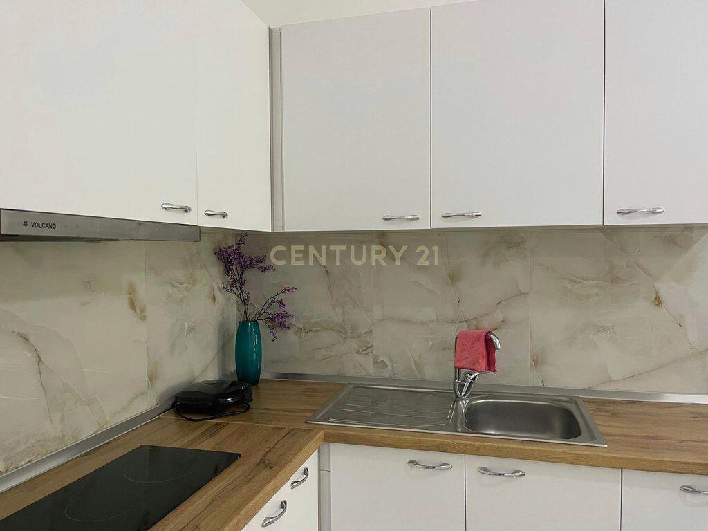 Apartament komod 2+1 per qira Unaza e Re