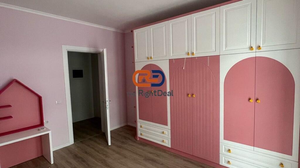 Tek Univers City, Shitet Apartament 2+1 Me Post Parkimi!!