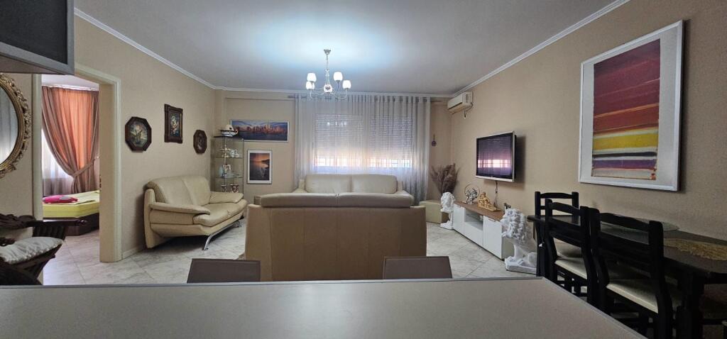 APARTAMENT 2+1+2 ME QERA TE GJYKATA DURRES