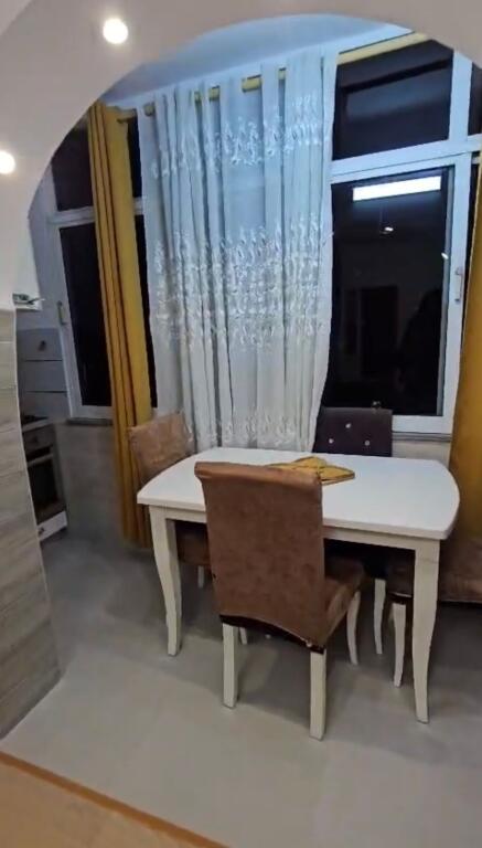 Apartament 2+1 me qera tek White Bar tek Irfan Tomini
