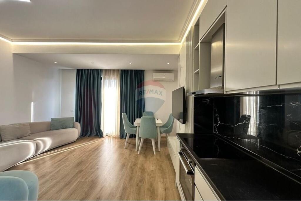 Apartament 1+1 per shitje te Farmacia 10!